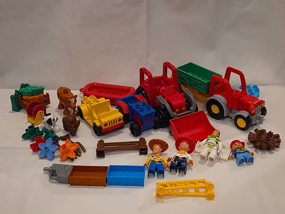 LEGO DUPLO maatila- ja ajoneuvosetti hahmoilla