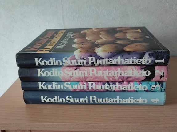 Kodin Suuri Puutarhatieto -kirjasarja, osat 1–4