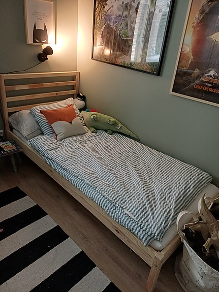 IKEA Tarva puinen sängyn runko 90x200