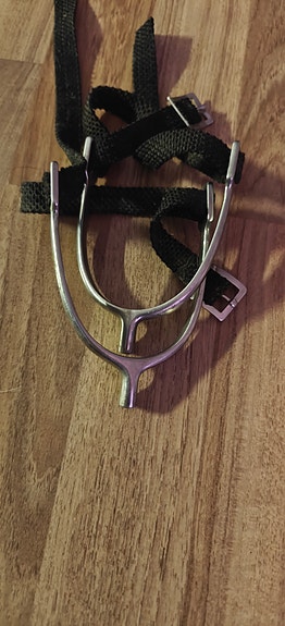 Kannukset nylon remmeillä