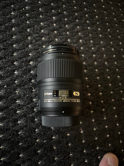 Myydään Nikon AF-S Micro NIKKOR 60mm f/2.8G ED -makro-objektiivi