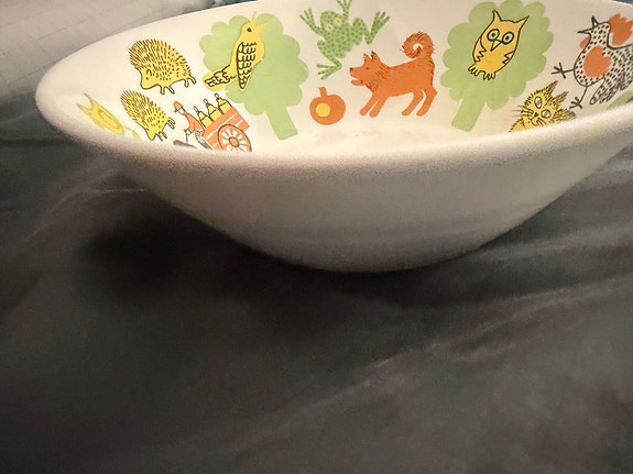 Lasten astiasto eläinkuviolla