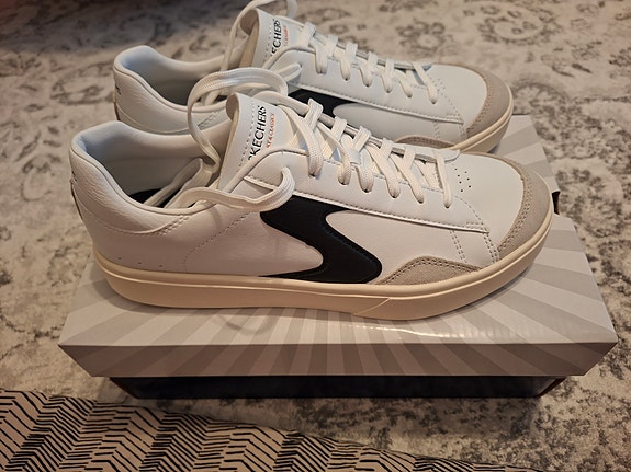 Skechers naisten valkoiset tennarit koko 40