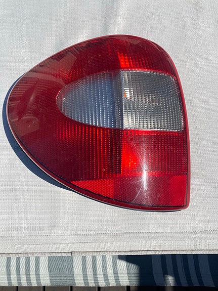 Chrysler Voyager vasen takavalo