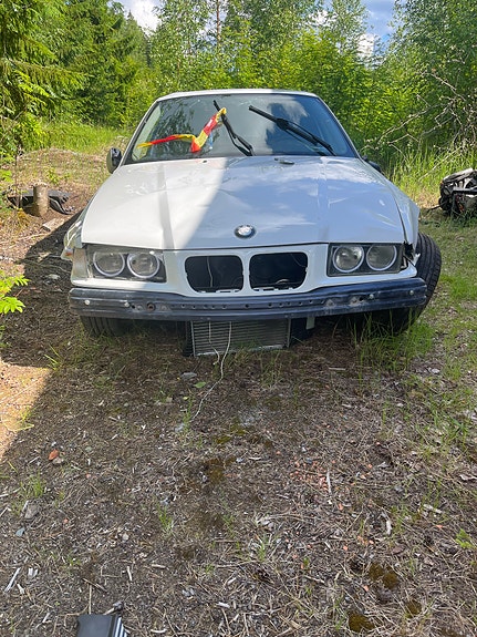 BMW e36 compact osina