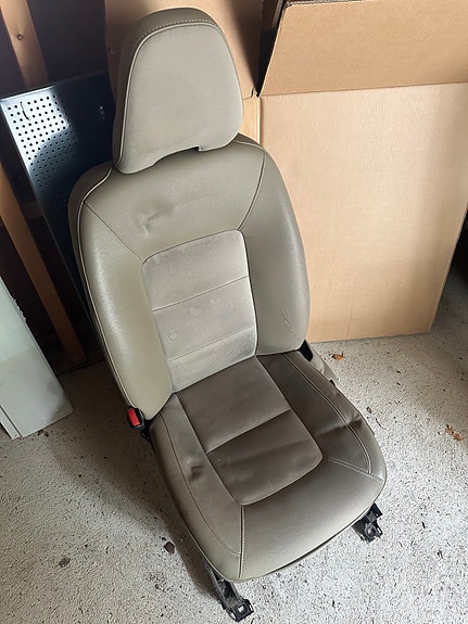 Volvo V70 mk3 kuskin penkki