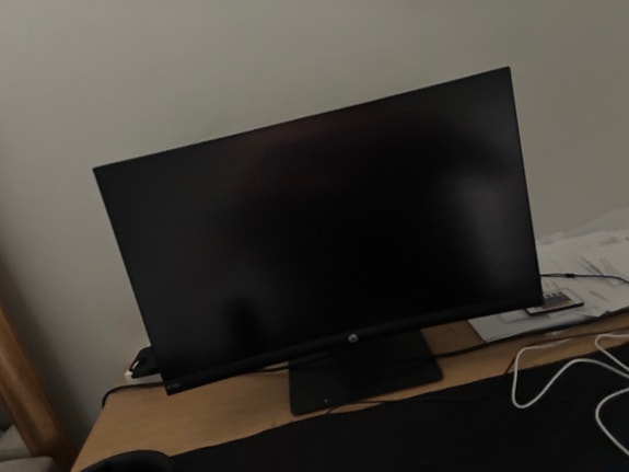 24" näyttö / tietokonenäyttö