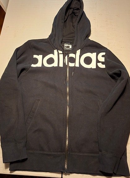 Adidas-huppari