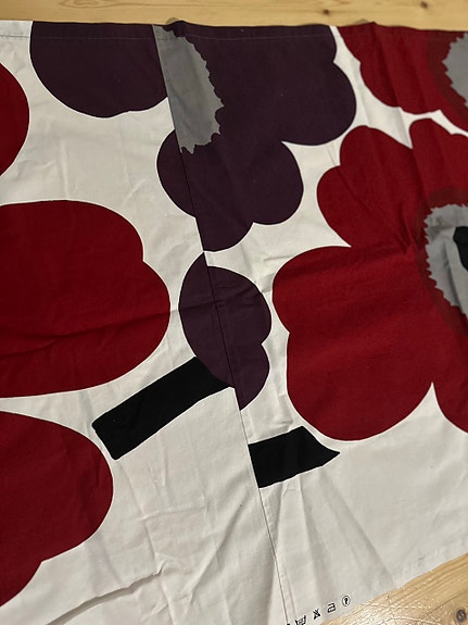 Marimekko Unikko kangas punainen-valkoinen