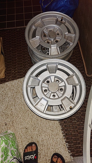 Volvo klassikko vannesarja  14" hopea ET20