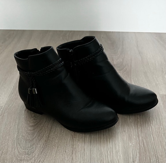 New Look mustat nilkkurit, koko 36