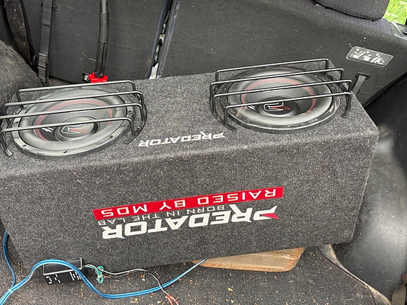 Predator subwoofer  autoon