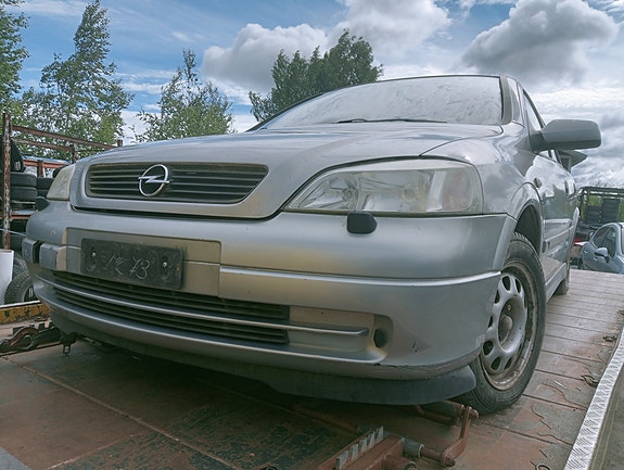 Opel Astra 1,6 16V 2000 varaosina