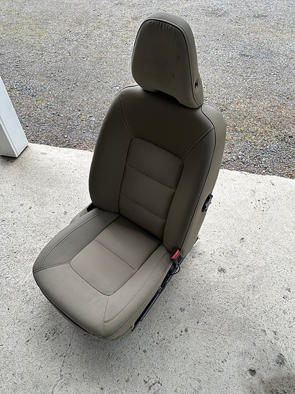 Volvo V70 mk3 vänkärin penkki