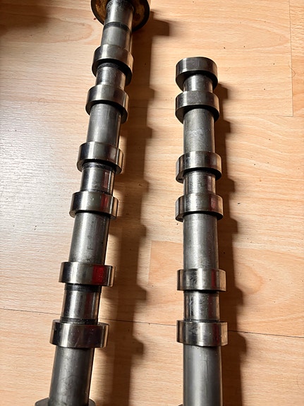 Volvo nokka-akselit 2.4 diesel