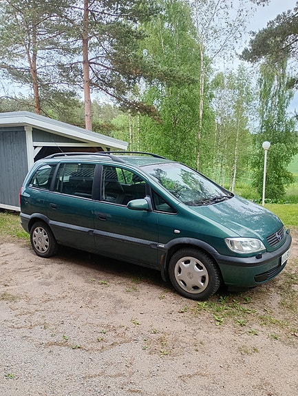 Opel Safira A 1.6 -00 bensiini purkuauto osina