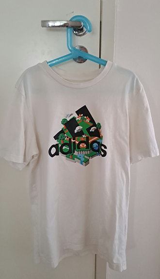 Adidaksen Lego paita, koko 164
