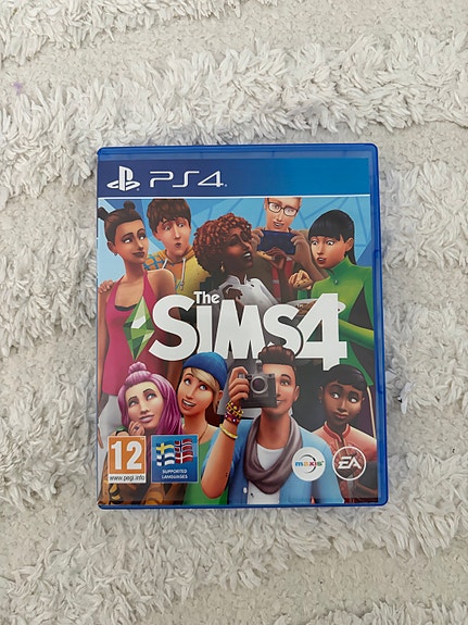 PlayStation 4 The Sims 4 -peli