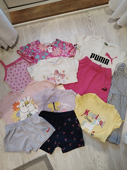 Tyttöjen vaatepaketti koko 98/104 kesälle 9€