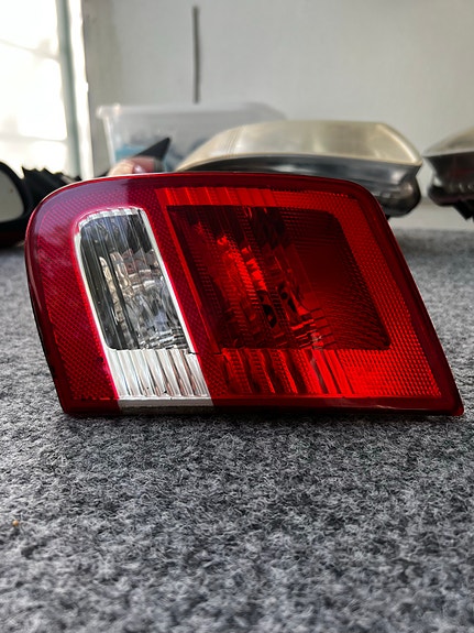 Saab 9-3 Sedan 2005 sisäinen takavalo