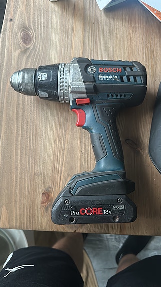 Bosch 18V akkuporakone ja bosch ProCORE 4ah akku