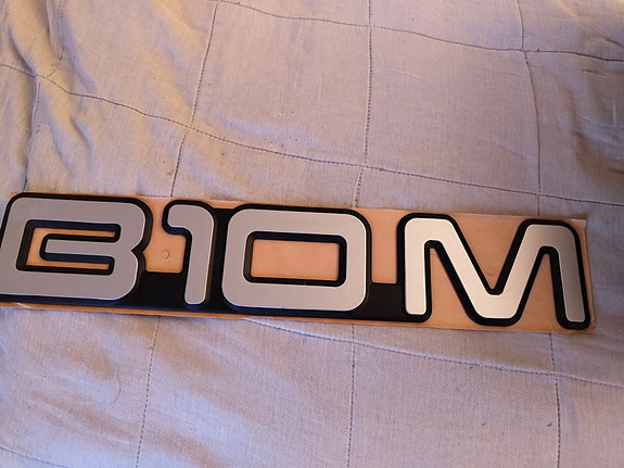 Volvo B10M merkki / logo