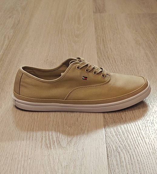 Tommy Hilfiger -kengät