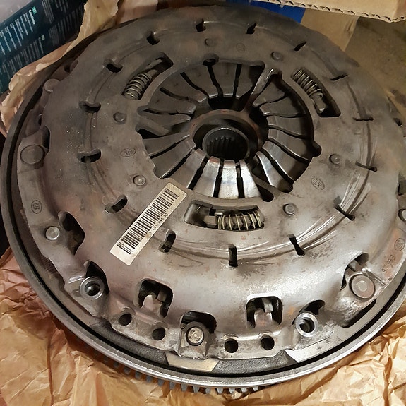 Kaksoismassakytkin BMW, 2.0 Diesel N47-D20C.