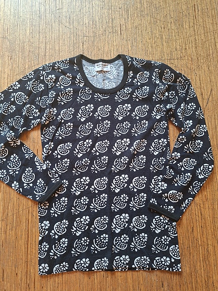 Marimekko  Hedelmäkori mustavalkoinen paita koko 150