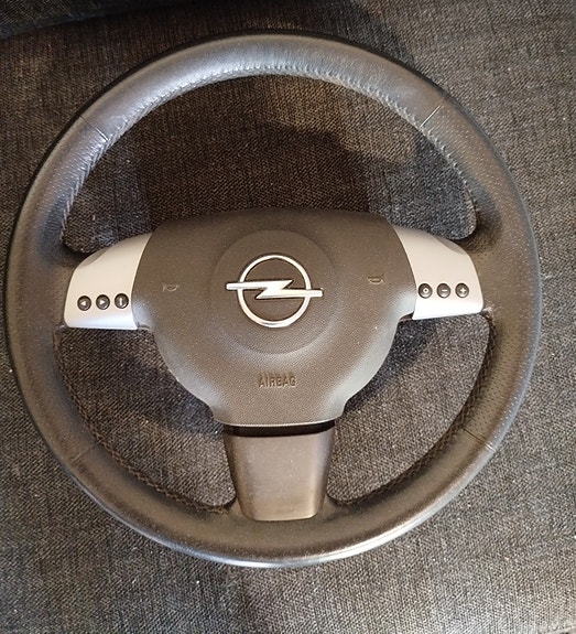 Opel ohjauspyörä