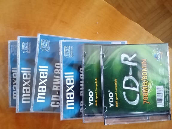 Poltettavia cd-r ja cd rw levyjä