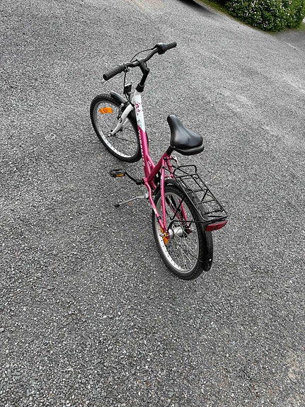 Lasten pyörä / tyttöjen pyörä