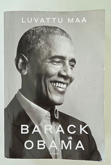 Barack Obama Luvattu maa-kirja suomeksi