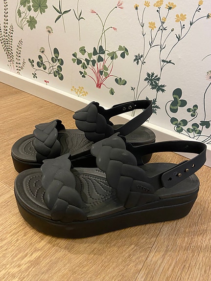 Crocs Brooklyn sandaalit koko W 9
