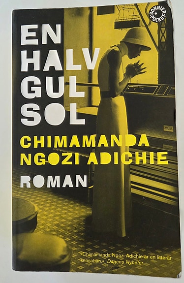 Chimamanda Ngozi Adichie En halv gul sol romaani