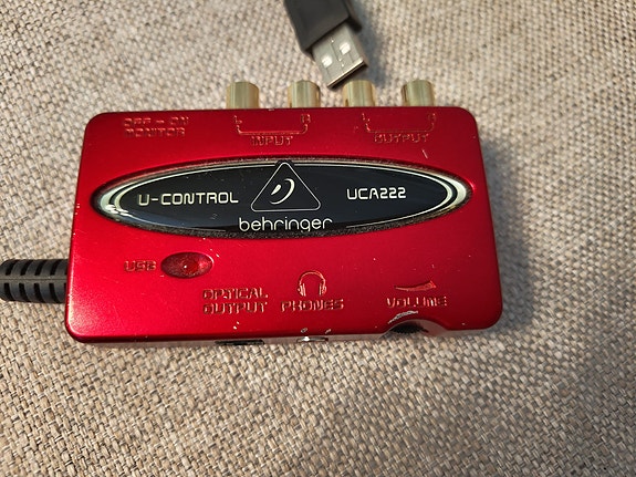Behringer U-Control UCA222 - USB Audio Interface