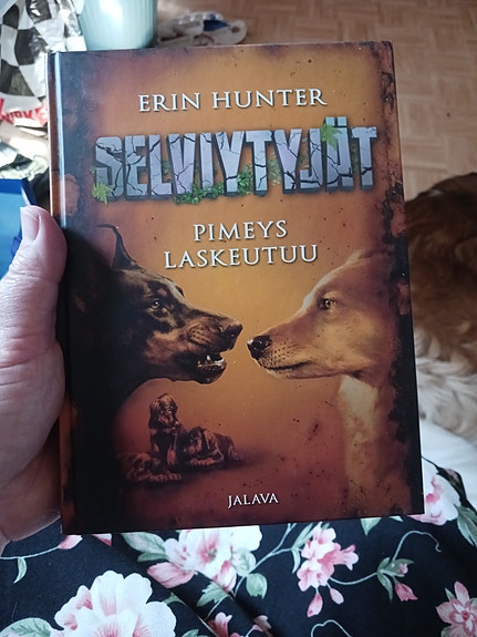 Erin Hunter Selviytyjät: Pimeys laskeutuu kirja