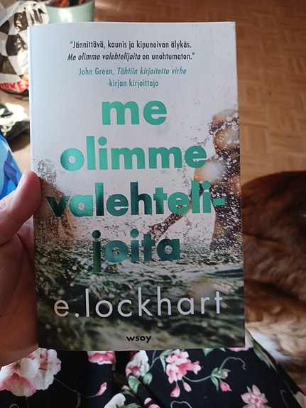 E. Lockhart: Me olimme valehtelijoita -kirja