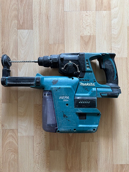 Makita poravasara DHR242 ja imuri DX01