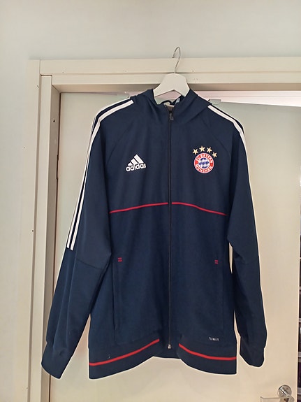 Bayern M:n Treenitakki.