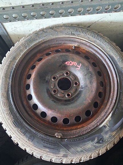 Ford 16 tuuman peltivanteet