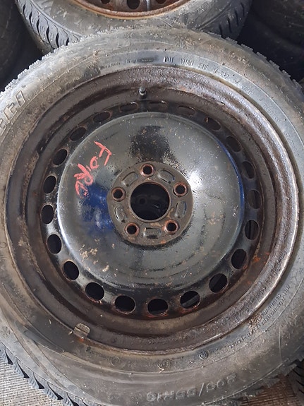 Ford 16 tuuman peltivanteet