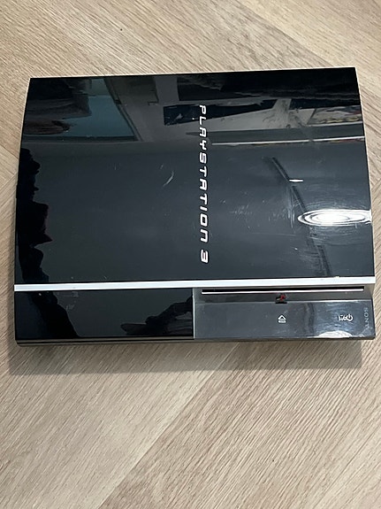 Sony PlayStation 3 pelikonsoli musta
