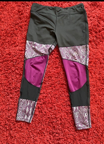 Legginsit