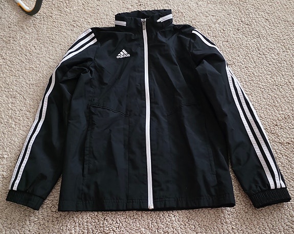 Adidas 152 cm tuulitakki