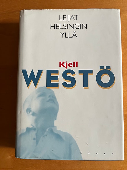 Leijat Helsingin yllä kirja ja VHS- kasetti