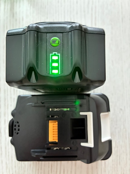 Makita LXT yhteensopiva akku 18v