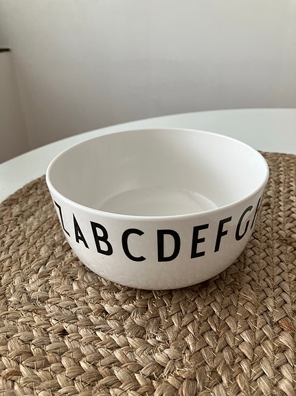 Design Letters kulho aakkoskuvio valkoinen