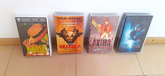 VHS-Elokuvia Akira Mask Dracula-Verevä Vainaja The One