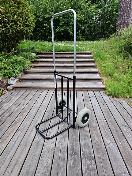 Kevyt nokkakärry, kantavuus 75kg